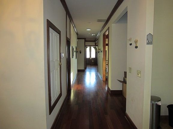 5th image of 328 Mulberry Ave