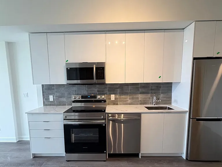 7 Erie Ave #805 — Photo 4