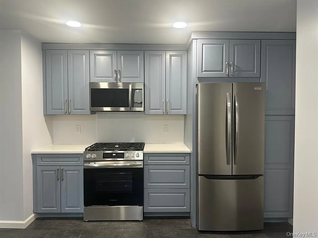 2 bed, 1.0 bath, 1752 sqft, $2,300 — Photo 4