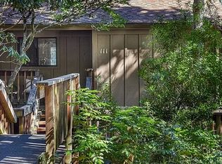 111 Treehill Loop, Eugene, OR 97405