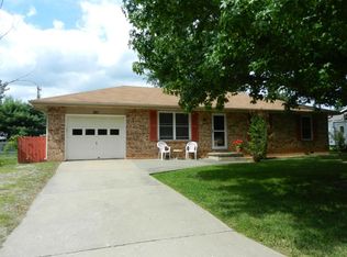 301 E Deanna Ln, Nixa, MO 65714