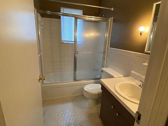 4th image of 2618 Montana Ave APT 3