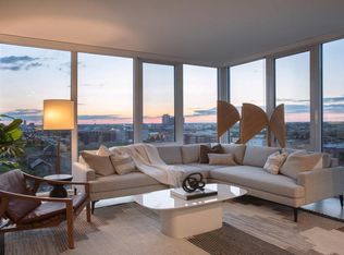 164 W Division St #1211, Chicago, IL 60610