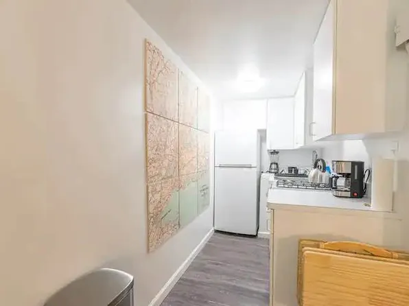 88 Fulton Street image 4 of 8