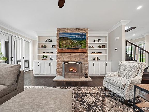 3rd image of 1209 Lockett Ln