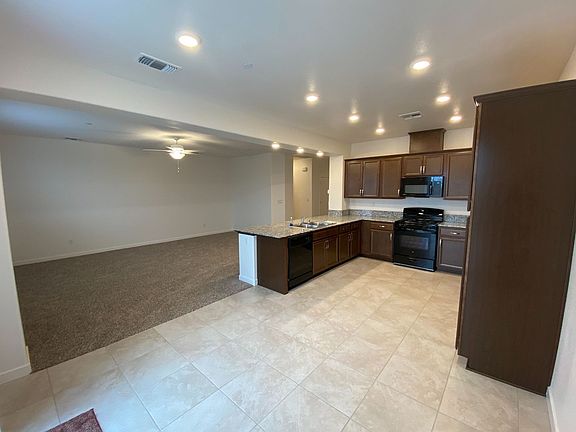 4th image of 652 Amabile Dr