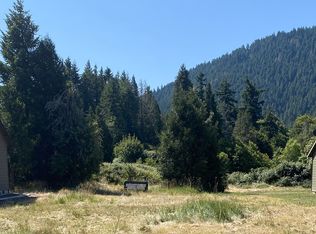 48400 Roaring Rapids Way, Oakridge, OR 97463