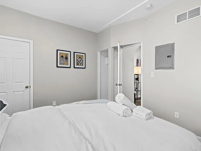558 Marston St #1 — Photo 23