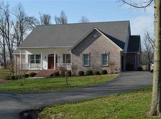 205 Willowcreek Rd, Paducah, KY 42003