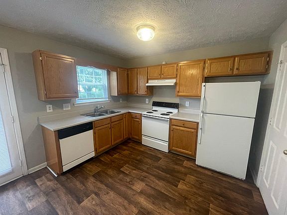 4th image of 2312 Willowbrook Dr APT A