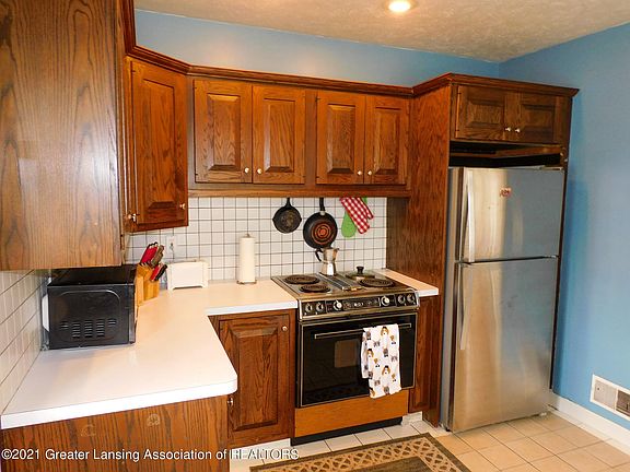 3rd image of 520 Sycamore Ln