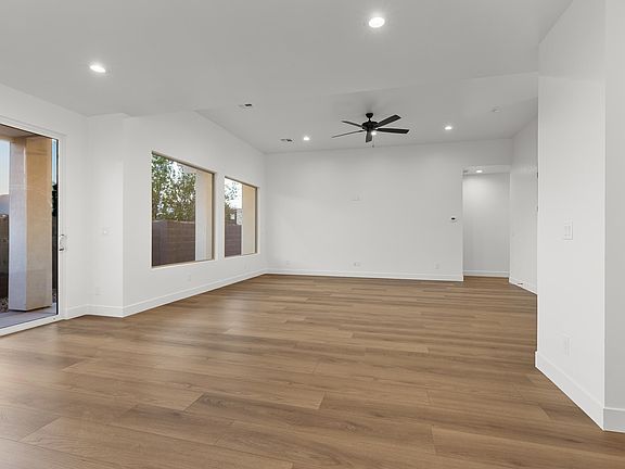 5th image of 417 N 200 E