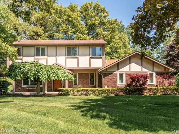2971 Acorn Rd, Bloomfield Hills, MI 48302