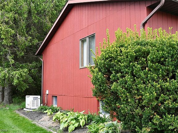 5th image of 143 Oldman Rd