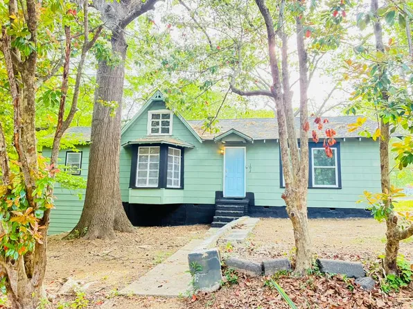 102 Plum Tree Ln, Gastonia, NC 28052