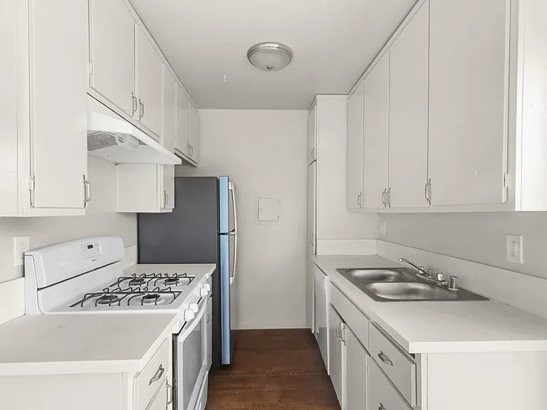 1530 Corinth Ave #7 — Photo 12