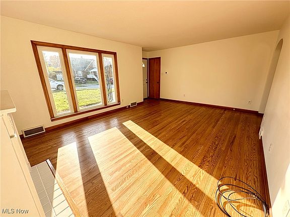 4th image of 1303 Overlook Dr