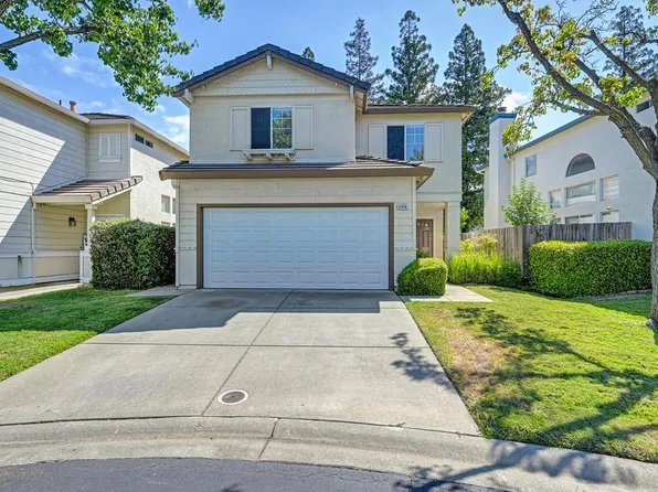 8749 White Cedar Ln, Elk Grove, CA 95758