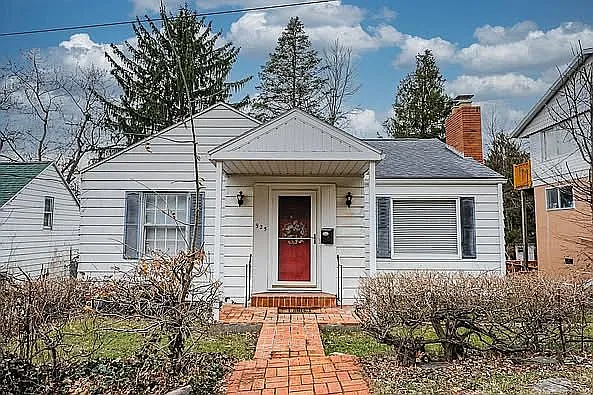 925 Garrison Ave photo 1