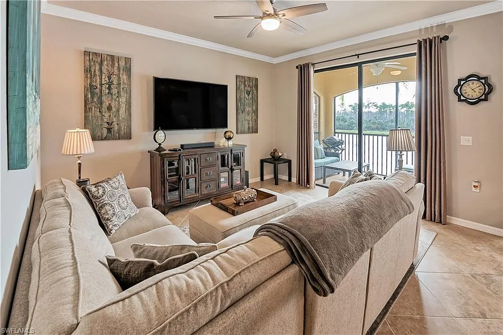 2 bed, 2.0 bath, 1137 sqft, $7,500 — Photo 4