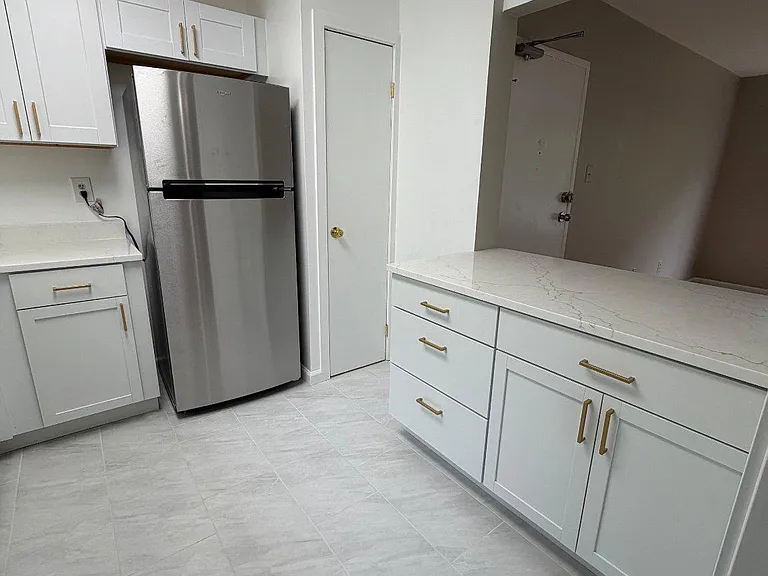 10305 Montrose Ave #M101 — Photo 7