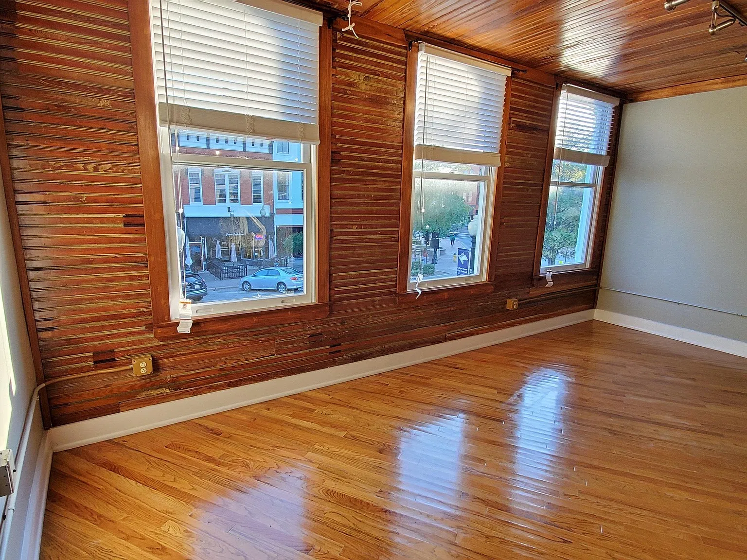 107 Person St — Photo 3