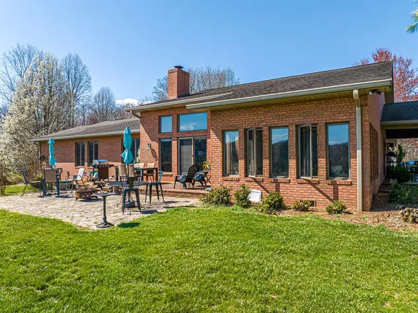 23300 Wycoff Dr, Abingdon, VA 24211