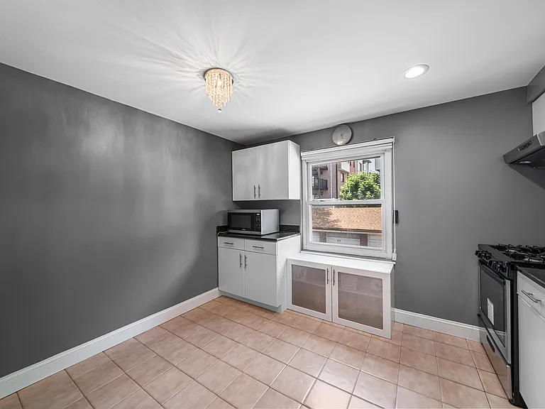 Renovated Modern Eat-In Kitchen