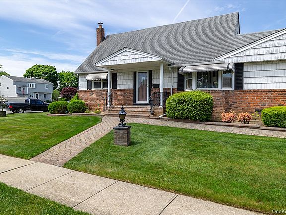 5th image of 3960 Wellwood Road