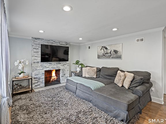 2nd image of 186 Cedar Street