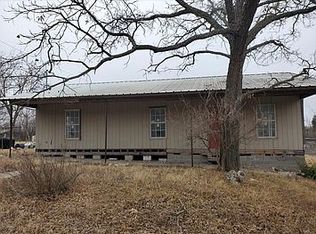 302 Cedar St, Menard, TX 76859