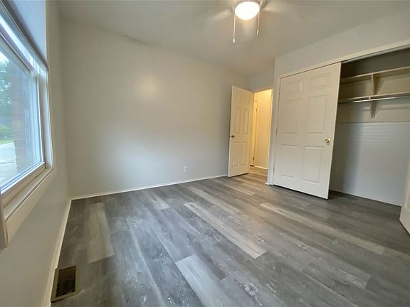 4th image of 215 Dogwood Dr #209