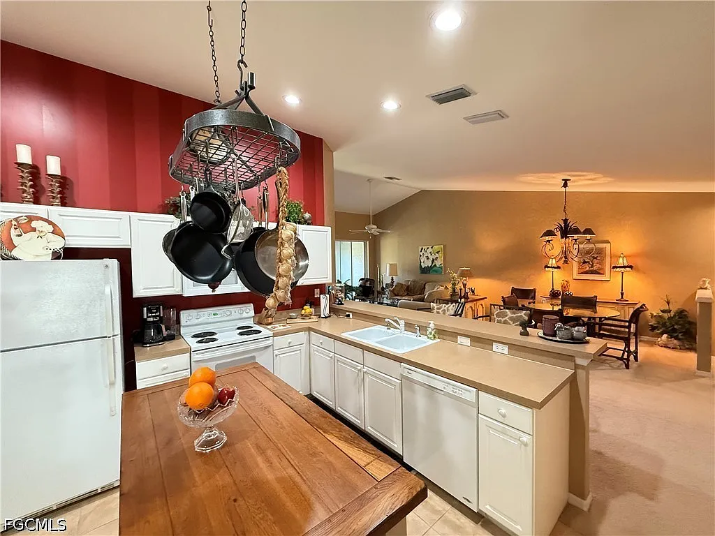 2 bed, 4.0 bath, 1656 sqft, $7,000 — Photo 3