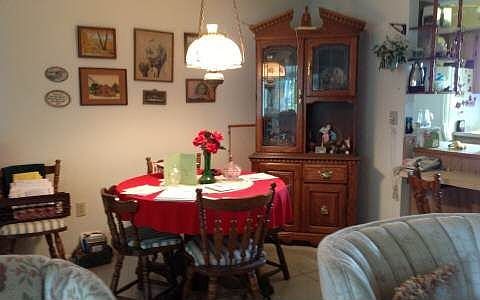 4th image of 1561 Churchill St