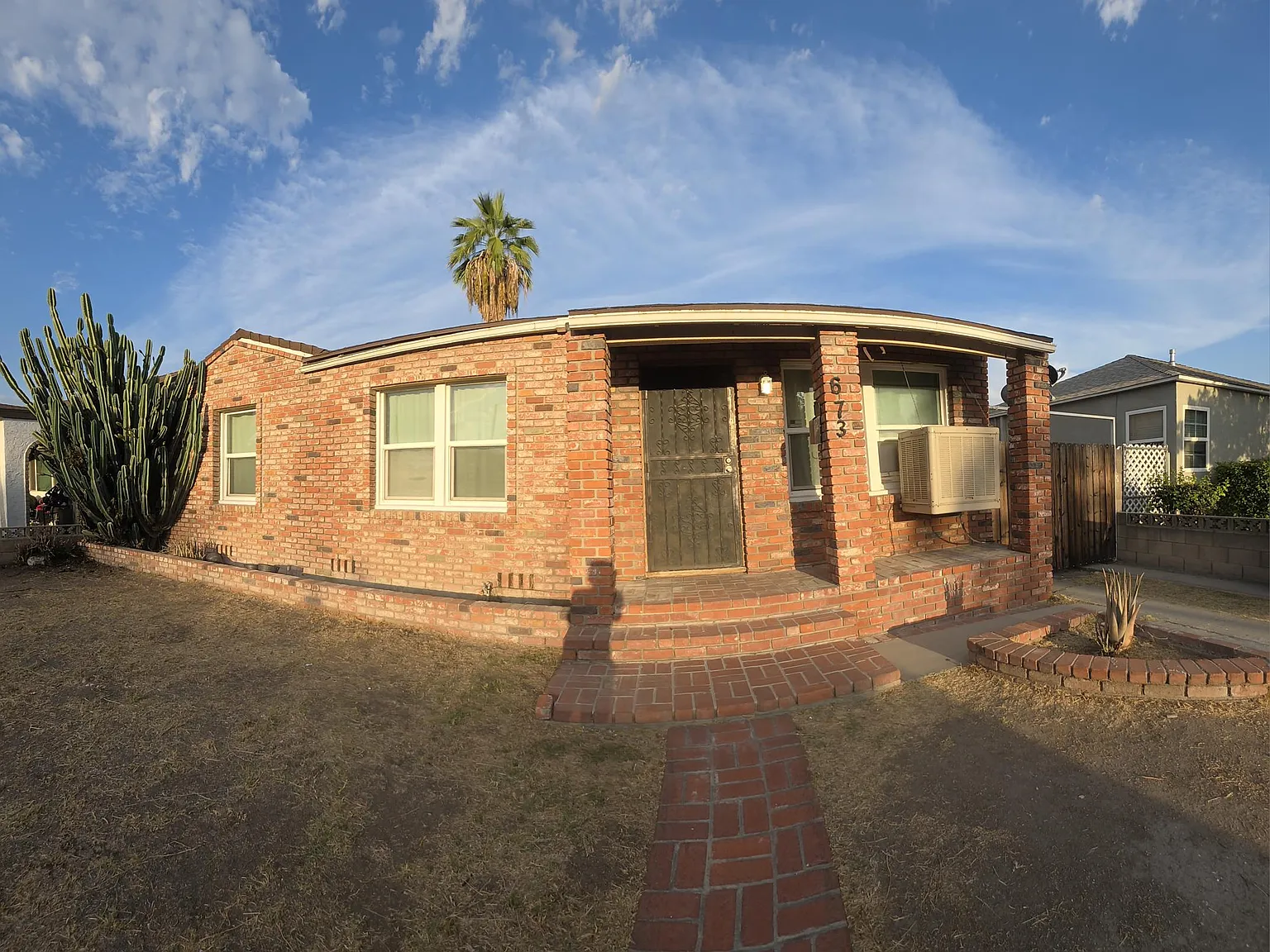 3 bed, 1008 sqft, $2,300 — Photo 2