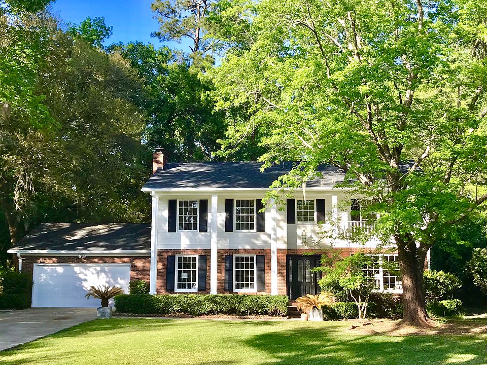 1st image of 323 Fairington Dr