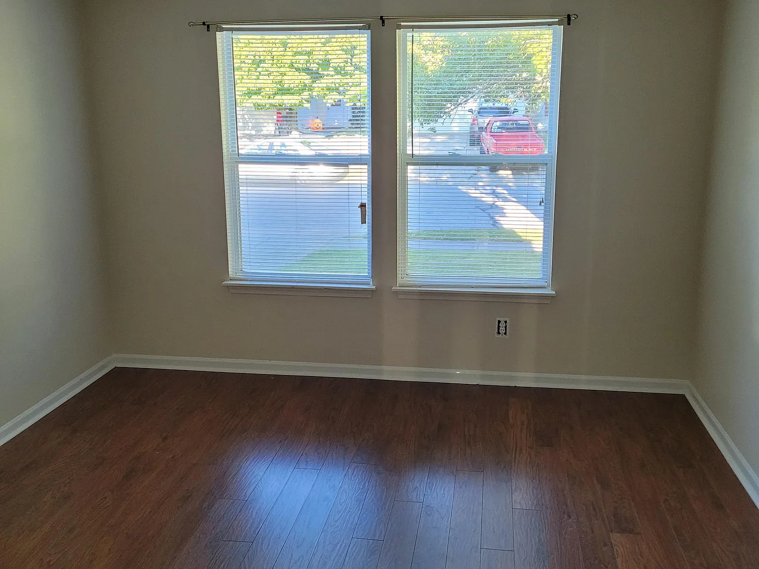 2 bed, 1057 sqft, $1,500 — Photo 2