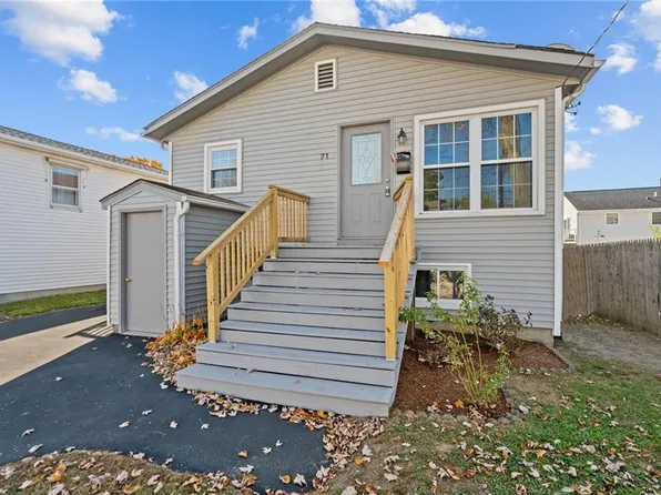 71 Lake St, Cranston, RI 02910