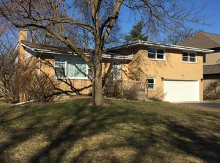 1150 Blackthorn Ln, Deerfield, IL