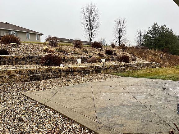 2nd image of 625 Meadowland Ct