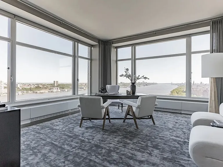 240 Riverside Blvd #1 — Photo 11
