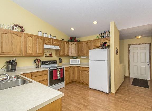 4th image of 209 Meadow Ln