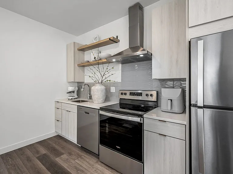 Olive Apartments — Photo 38