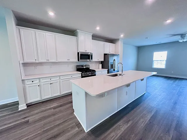 4 bed, 2237 sqft, $2,350 — Photo 4