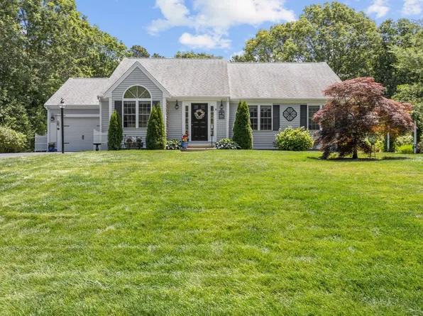18 Pleasant Wood Dr, Forestdale, MA 02644