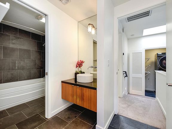 3rd image of 1329 E Sutter Walk