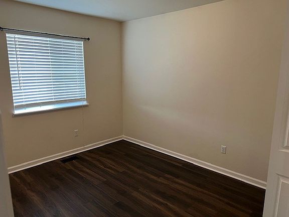 5th image of 147 Calabria Dr