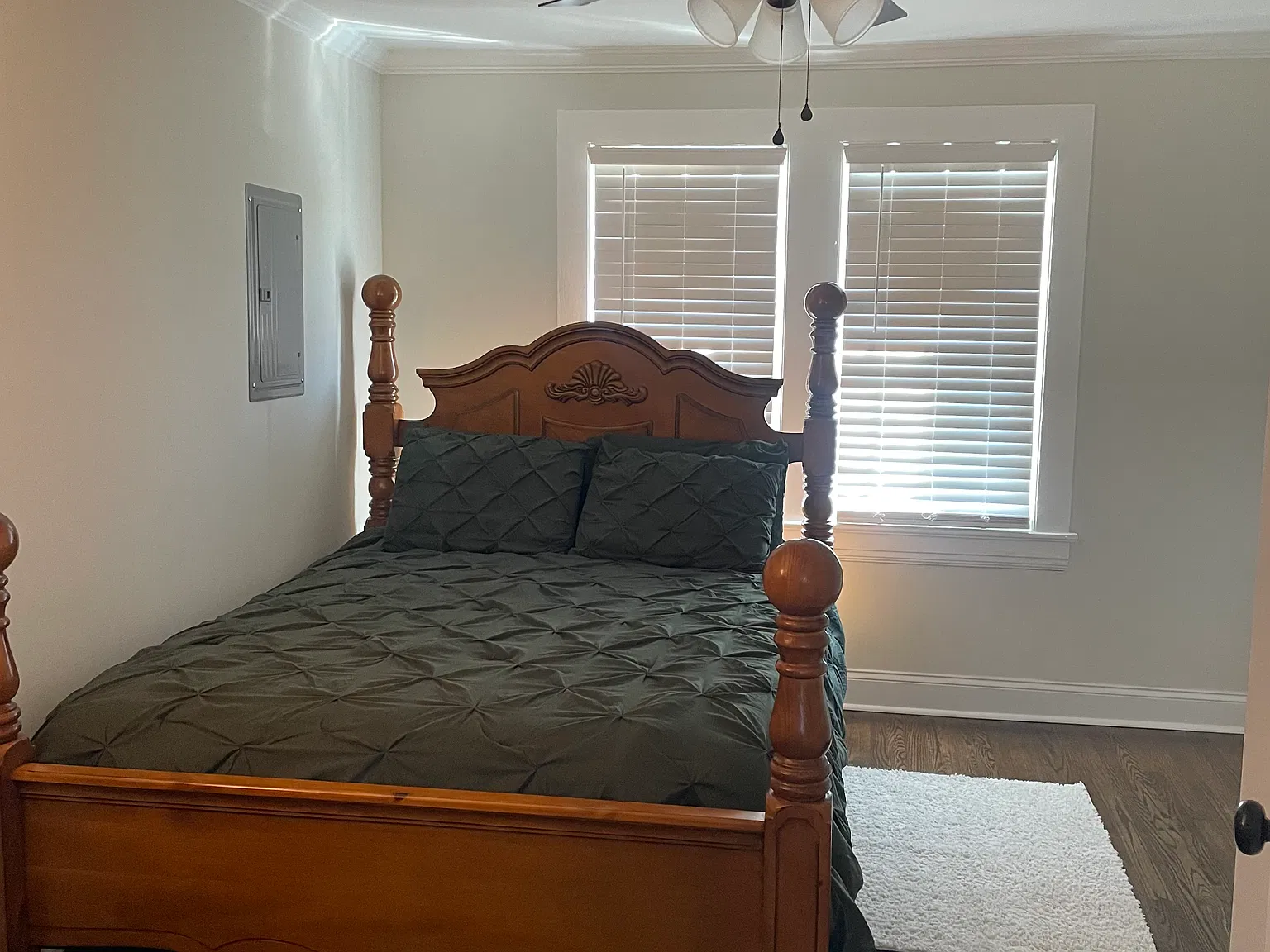 3 bed, 2.5 bath, 1222 sqft, $1,600 — Photo 2