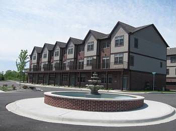 2nd image of 970 Fountain Pl
