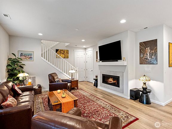 3rd image of 6512 Skipper Lane SE